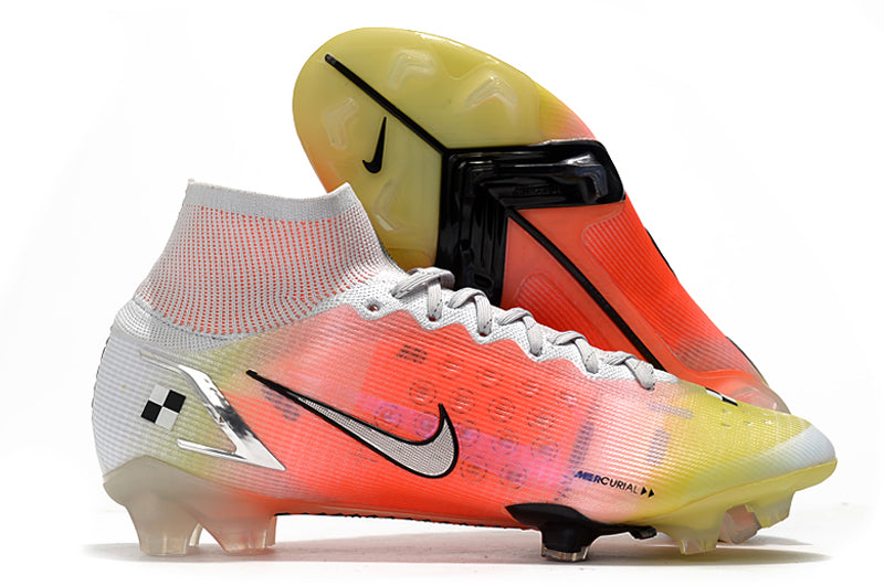 Crampons Mercurial Superfly IX Elite de Le 12 -ème Maillot, vue de profil avec crampons en métal sur la semelle.