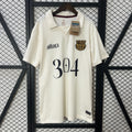 Maillot de football Barcelone 24/25, modèle Spécial LAMINE YAMAL, en bleu avec logo et détails de l'équipe.