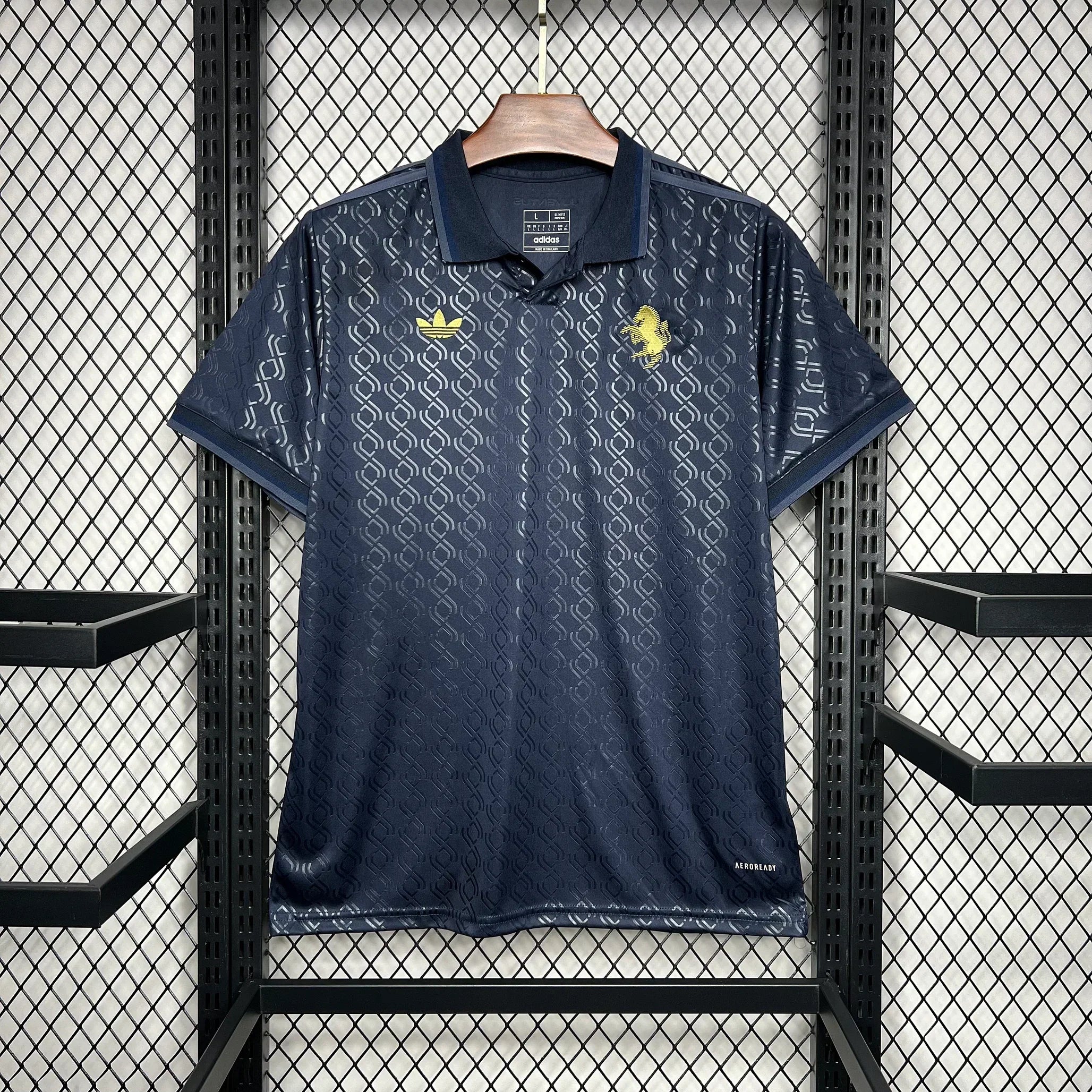 Maillot Juventus foot troisième 2024 2025 de la marque Le 12 -ème Maillot, vue de face, détails du design et logo du club.