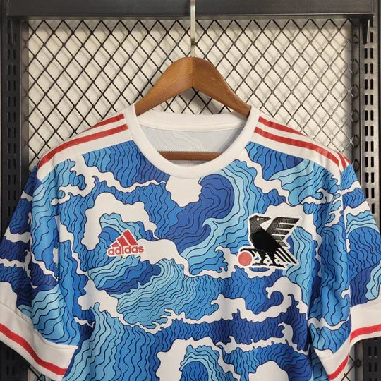 Maillot Japon Édition Spéciale 2022-23 Le 12, devant avec logo et détails de la nouvelle saison.