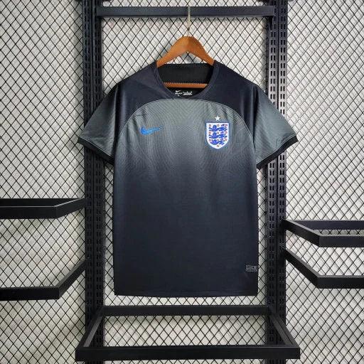Maillot extérieur de l'équipe Angleterre 2023/24 Le 12, maillot de football avec logo officiel et design moderne.