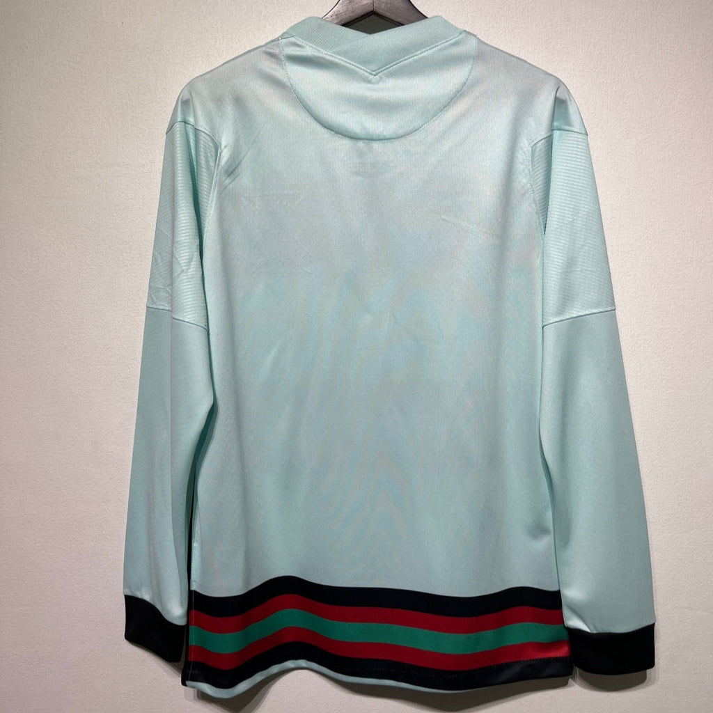 Maillot extérieur Portugal 2020 Le 12 -ème Maillot, rétro à manches longues, vue de devant avec logo et design sportif.