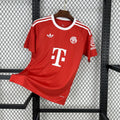 Maillot de gardien Bayern Munich 2025-26, marque Le 12 -ème Maillot, devant avec logo et détails du design.