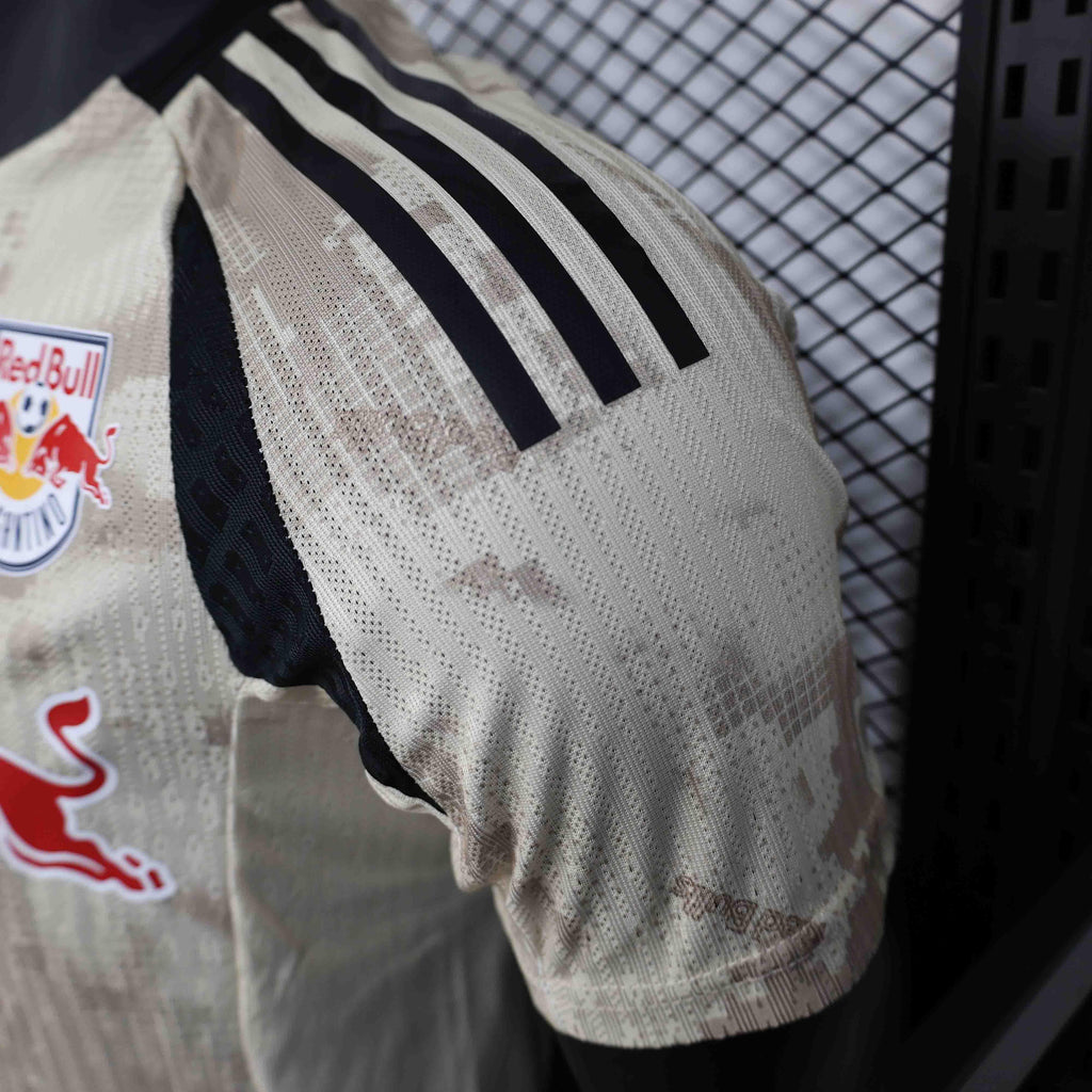 Maillot extérieur du club Leipzig 2025-26, marque Le 12 -ème Maillot, vue de face avec logo et détails du design.