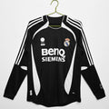 Maillot rétro de football Real Madrid troisième version, manches longues, marque Le 12 -ème Maillot, pour la saison 2006-2007.