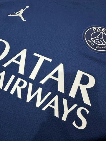 Maillot third 2024/2025 Paris Saint-Germain Le 12-ème Maillot, devant du maillot avec logo et design moderne.