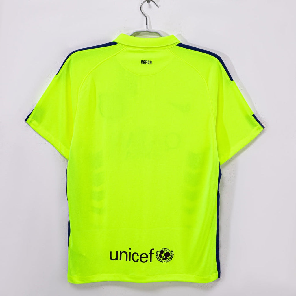 Maillot rétro de football Barcelone 2014-2015, maillot third signé par la marque Le 12 -ème Maillot, vue de face.