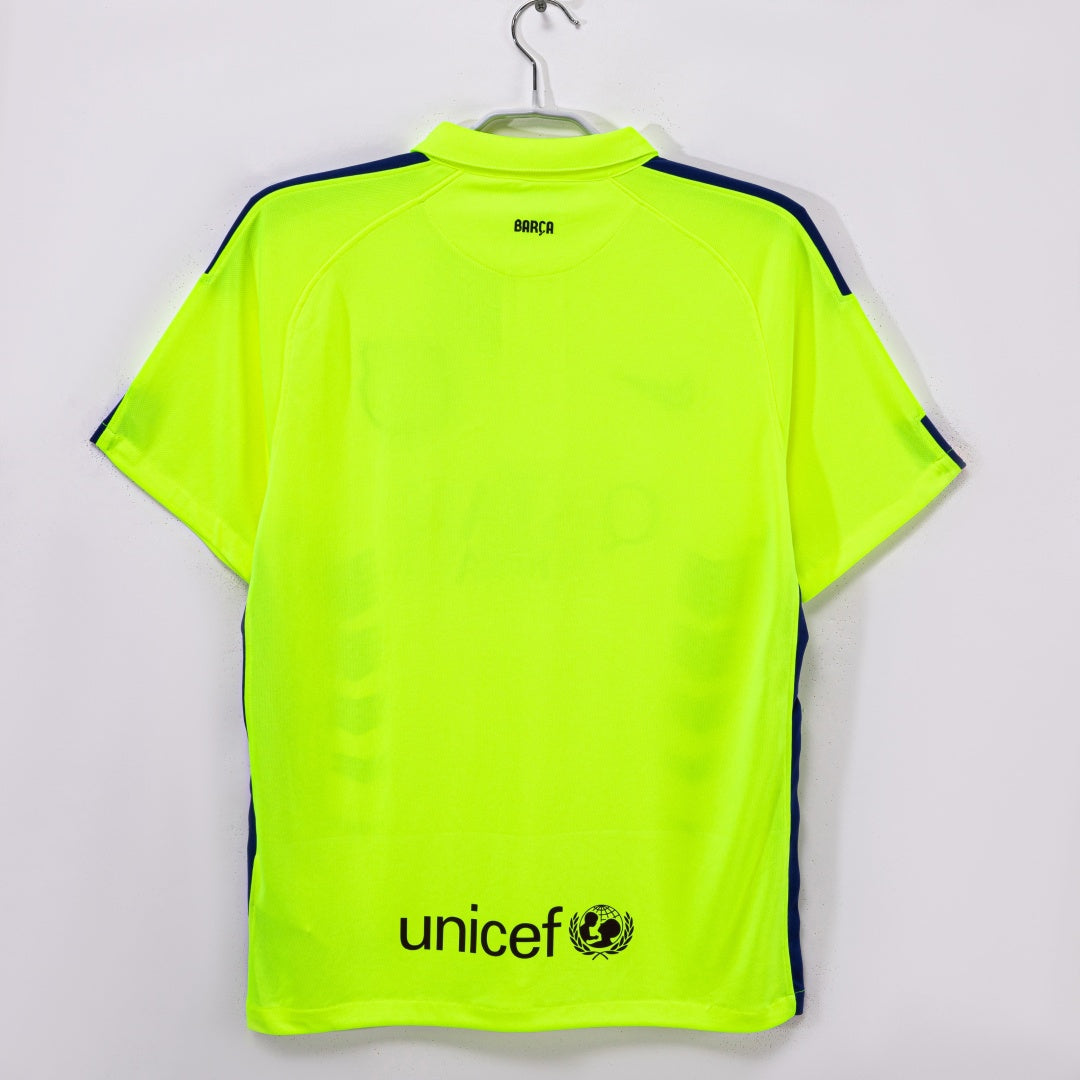 Maillot rétro de football Barcelone 2014-2015, maillot third signé par la marque Le 12 -ème Maillot, vue de face.