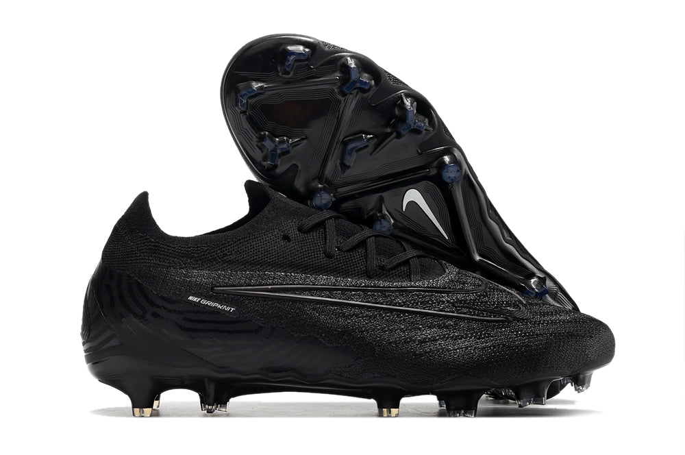 Crampons Phantom GX Elite FG de Le 12 -ème Maillot, avec lames métalliques et attaches en plastique, conçus pour l'escalade.