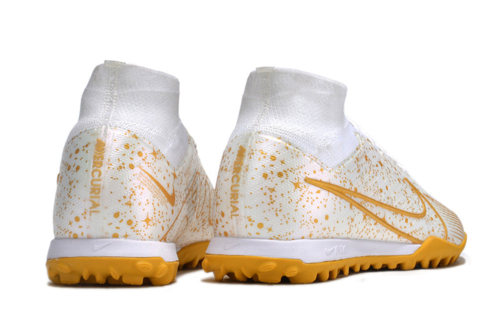 Crampons Mercurial Superfly IX Elite pour football, chaussures de sport avec pointes en métal pour meilleure adhérence.