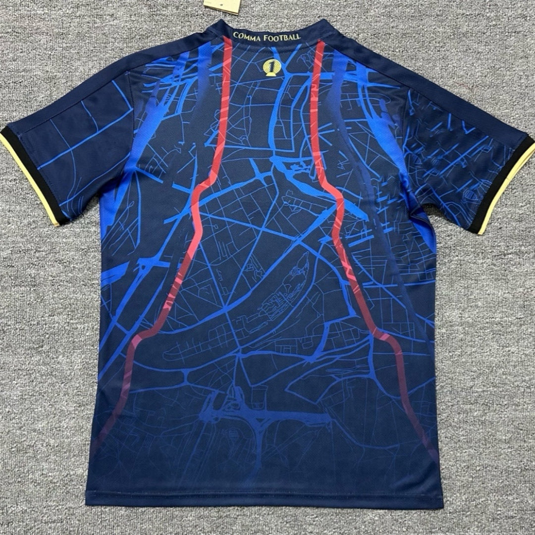 Maillot PSG 25/26 Le 12-ème avec motif Eiffel Tower, taille 25/26, vêtement de football pour enfants.
