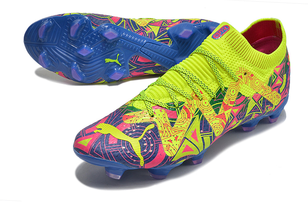 Crampons Future Ultimate FG de Le 12 -ème Maillot, avec pointes métalliques pour l'escalade ou la randonnée.