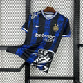 Maillot Inter Milan édition spéciale 2024/25 de Le 12 –ème Maillot, jersey de football avec logo et motifs uniques.