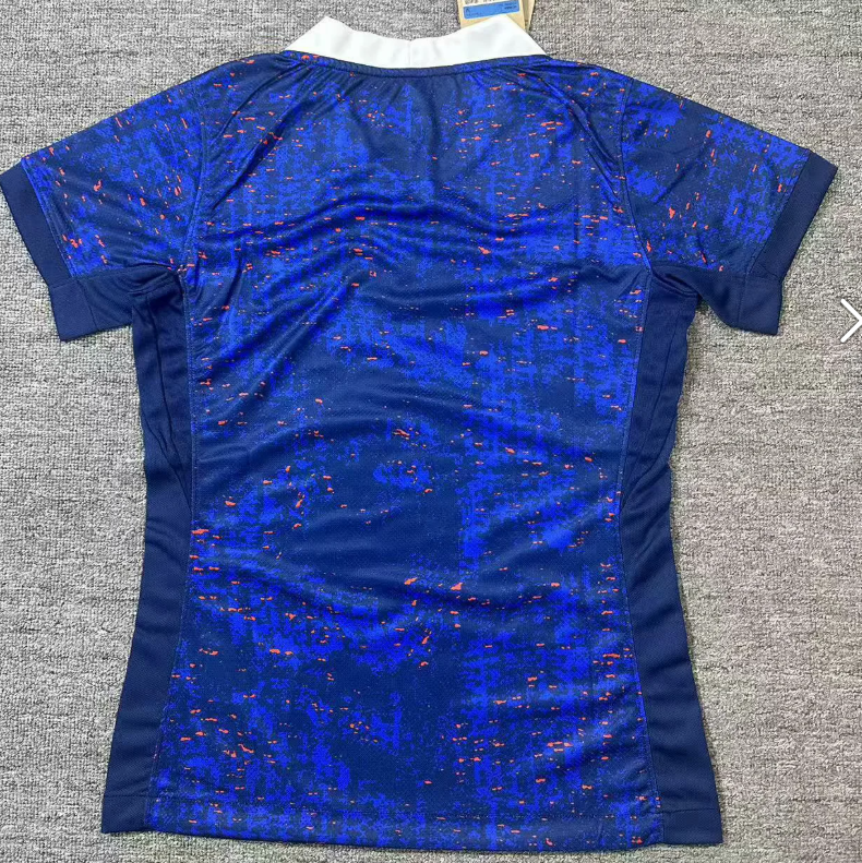 Maillot domicile féminin de la France 24/25, marque Le 12 -ème Maillot, vue front avec logo et design officiel.