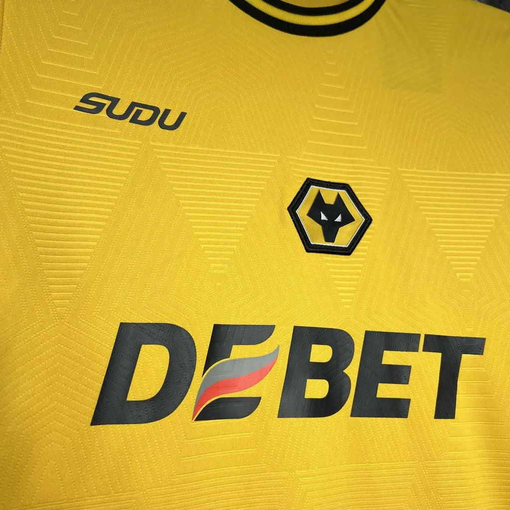 Maillot Wolves 2024-25 de la marque Le 12 -ème Maillot, vue front avec logo et design officiel.