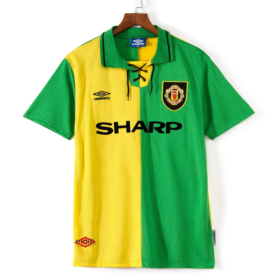 Maillot Manchester United third rétro 1992-1994 Le 12 -ème Maillot, maillot de football vintage, logo et design rétro visibles.