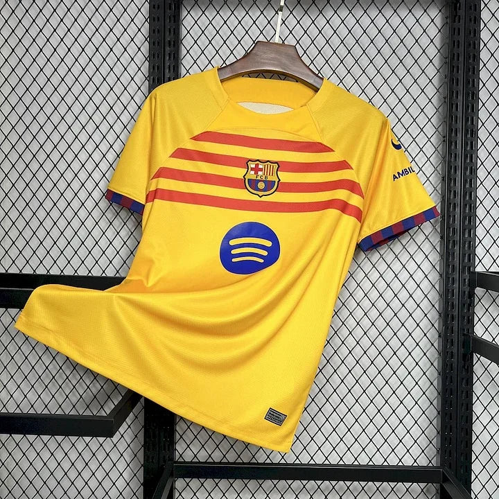 Maillot de football FC Barcelone 2024-2025 troisième édition, signé Le 12 -ème Maillot, vue de face avec logo et design distinctif