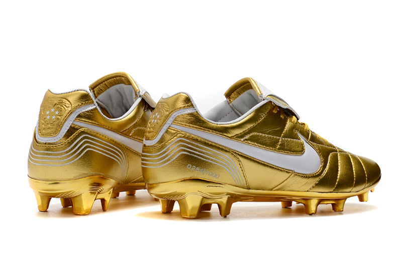 Crampons Le 12 -ème Maillot Tiempo Legend 7 R10 Elite FG pour football, semelles métalliques et design performant