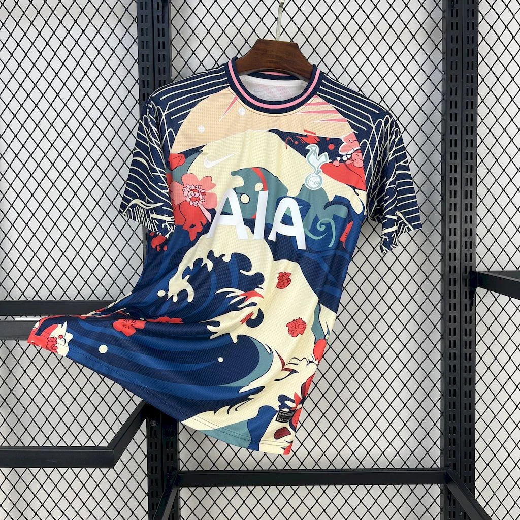 Maillot Tottenham 2025/26 de Le 12 -ème Maillot, maillot de football avec logo et design moderne, vue de face.