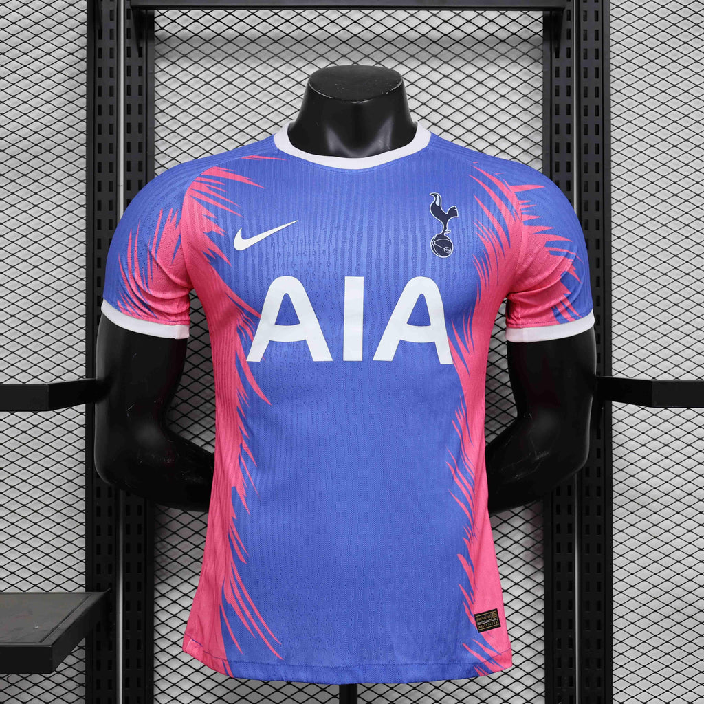 Maillot Tottenham concept 2024-25 de Le 12 -ème Maillot, maillot de football avec logo et design moderne, vue de face.