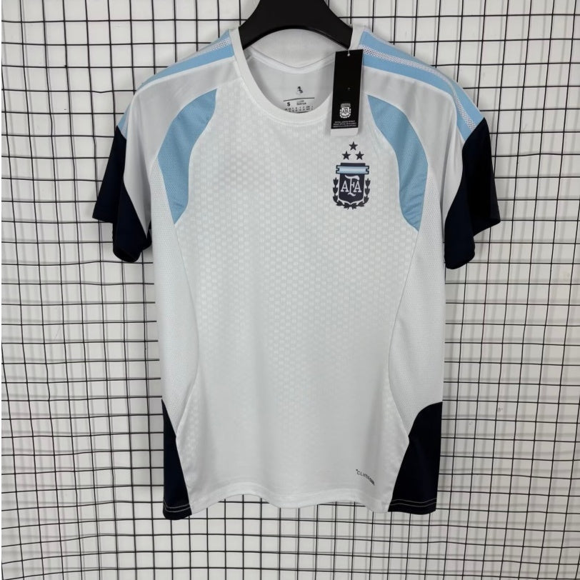 Maillot d'entraînement Argentine 25/26 Le 12 -ème Maillot, maillot de sport bleu avec logo national et détails en blanc.