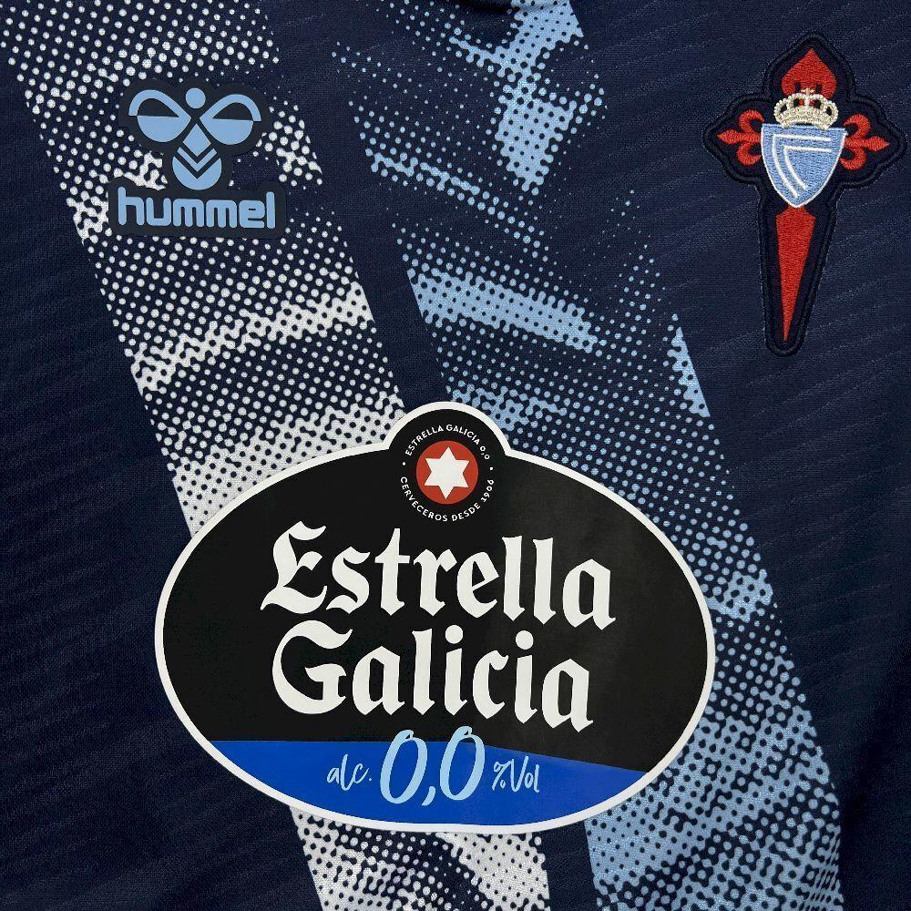 Maillot extérieur Celta Vigo 2025-26 Le 12 -ème Maillot, maillot de football bleu avec logo de l'équipe et détails colorés