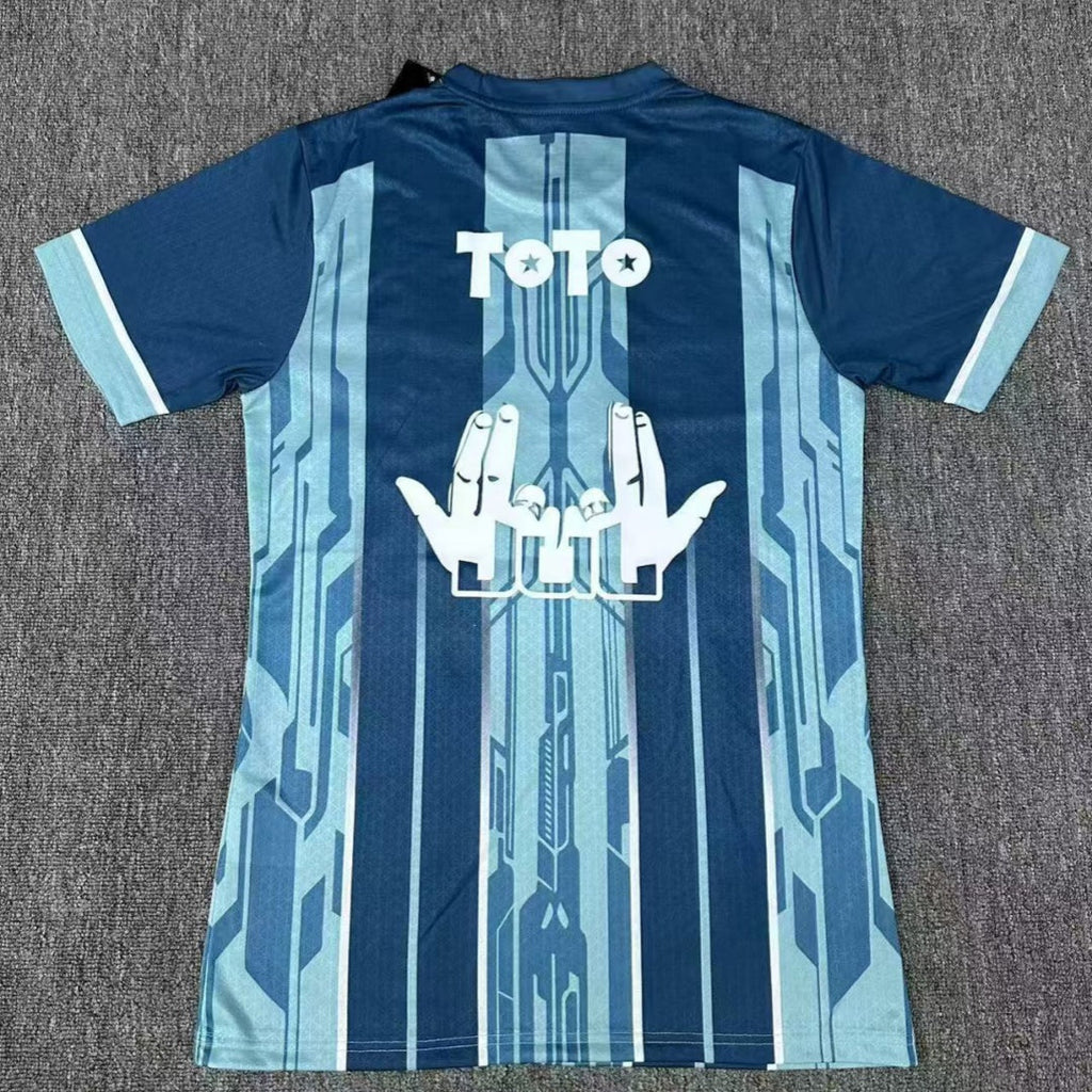 Maillot de football Marseille 25/26 bleu, modèle spécial pour joueur, par Le 12 -ème Maillot, vue de face.
