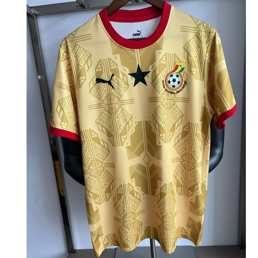 Maillot de football Ghana 25/26 de la marque Le 12 -ème Maillot, vue front avec design coloré et logo officiel.