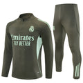 Ensemble vert Real Madrid 25/26 de la marque Le 12-ème Maillot, maillot de football pour fans et supporters.