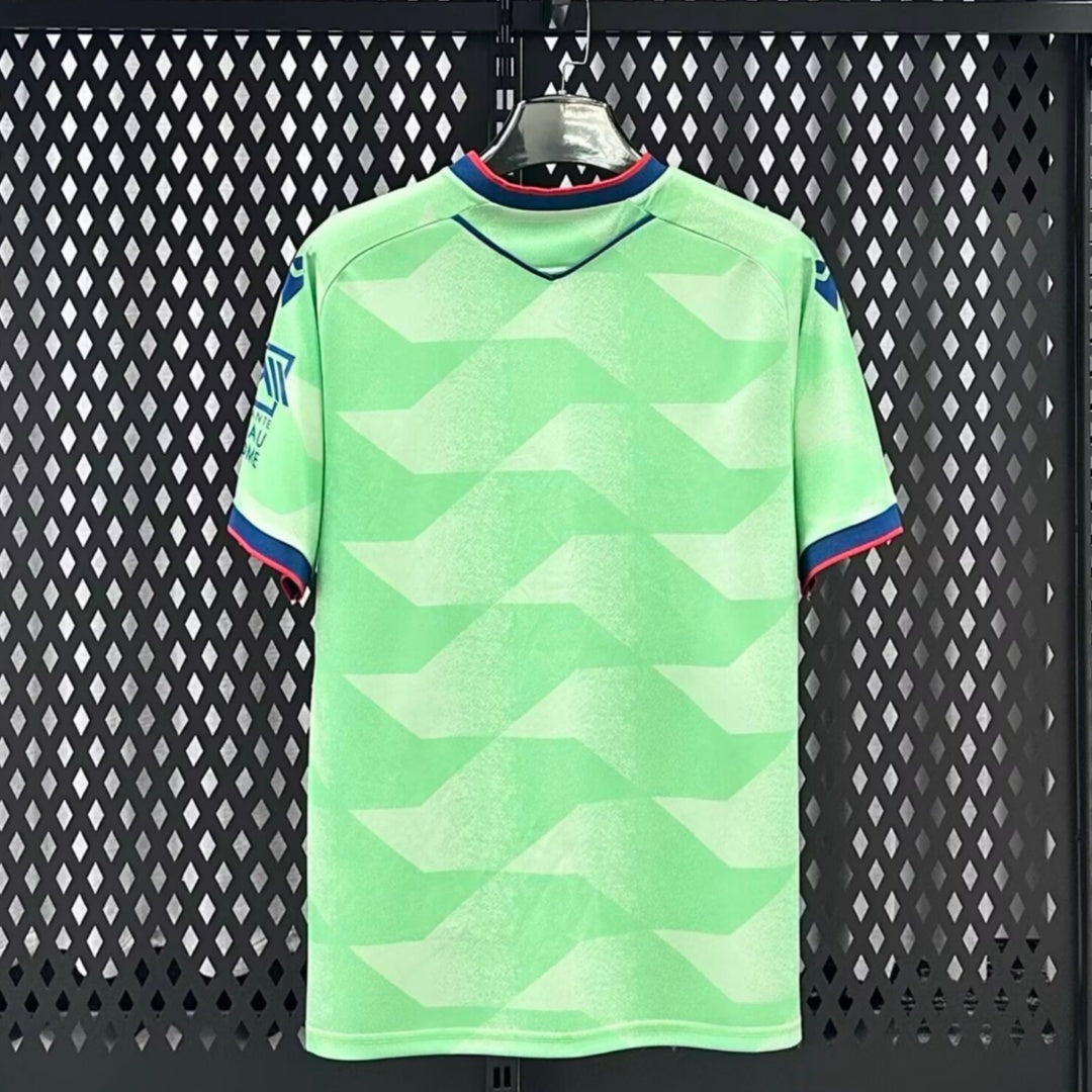 Maillot Levante Third vert 25/26, maillot de football vert avec logo de Le 12 -ème Maillot, vue du maillot porté.