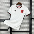 Maillot extérieur Albanie 2025 Le 12 -ème Maillot, maillot de football avec drapeau albanais et logo de l'équipe.