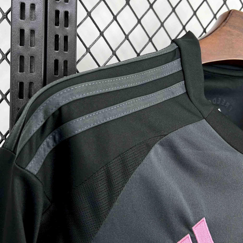 Maillot Inter Miami 25-26 de Le 12 -ème Maillot, maillot de football avec logo de l'équipe, vue frontale.