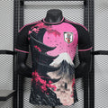 Maillot de football pour joueur 25/26 Japon, marque Le 12 -ème Maillot, en tissu léger avec logo et motifs japonais.