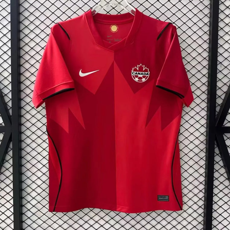 Maillot domicile Canada 25/26 de Le 12 -ème Maillot, maillot de football avec logo et couleurs rouges et blanches.