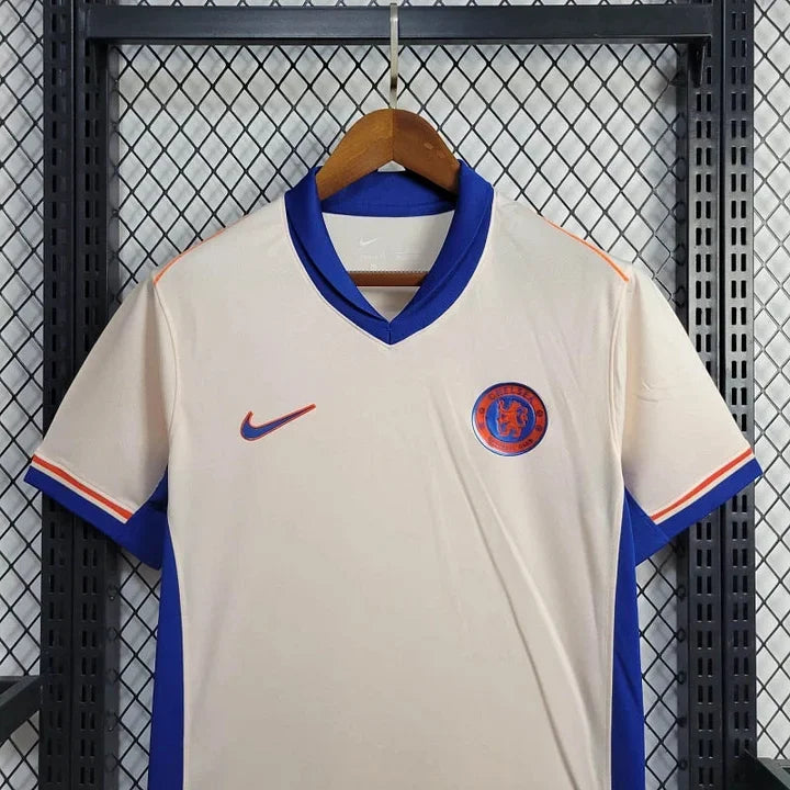 Maillot extérieur Chelsea 2024/25 Le 12 -ème Maillot, maillot de football avec logo et design officiel visible.