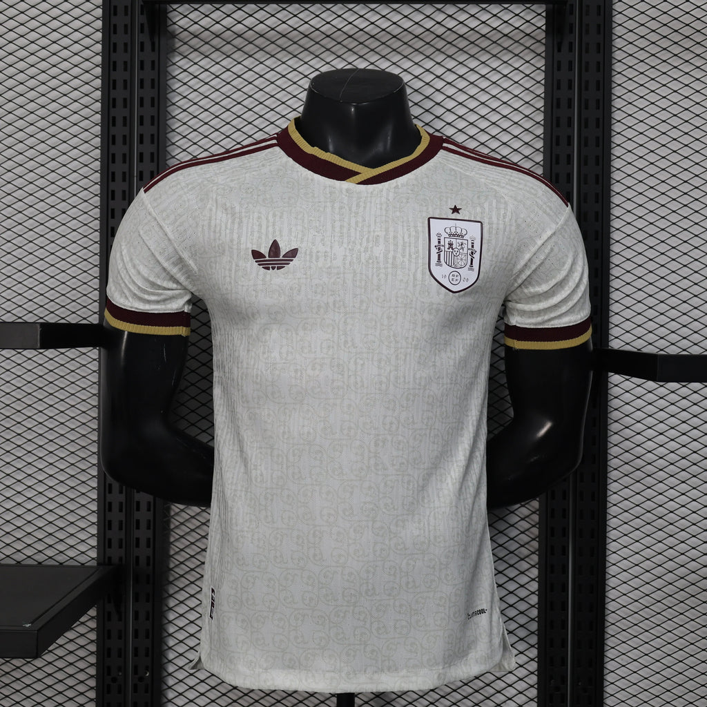 Maillot extérieur de l'équipe d'Espagne pour la Coupe du Monde 2026, signé Le 12 -ème Maillot, vue de face.