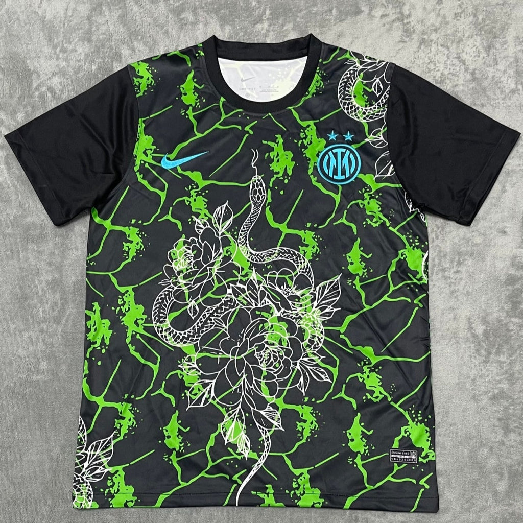 Maillot de football Inter Milan 25/26 en vert avec logo Le 12 -ème Maillot, détail du design spécial.
