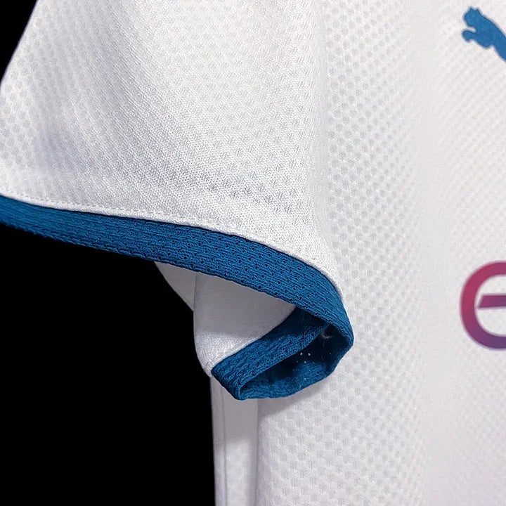Maillot extérieur Manchester City 2022-2023 Le 12 -ème Maillot, maillot de football avec logo et design officiel.