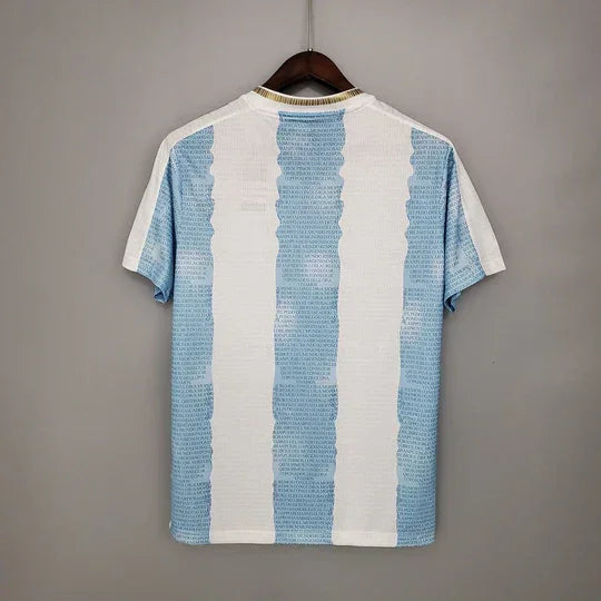 Maillot Argentine Édition Commémorative 2021 de Le 12 -ème Maillot, vue de face avec logo et détails colorés.