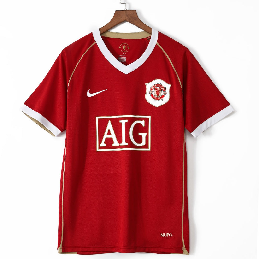 Maillot domicile rétro Manchester 2006-2007 Le 12-ème Maillot, maillot de football vintage Manchester United, style classique et logo visible.