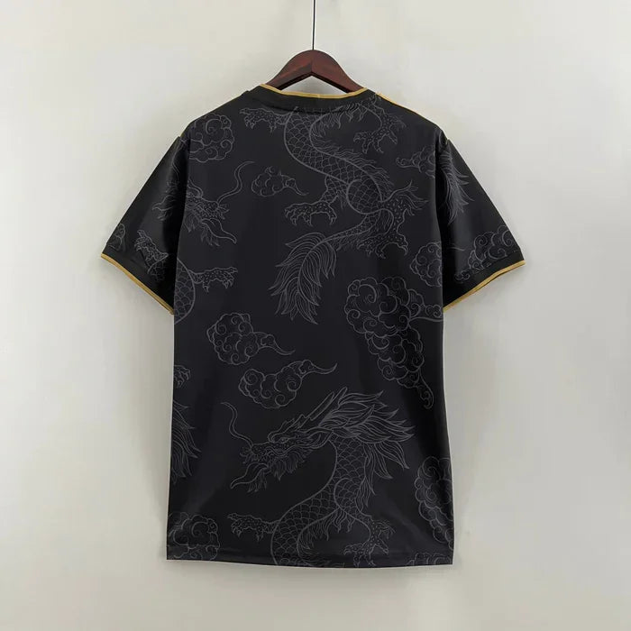Maillot officiel Le 12 Real Madrid saison 2023-2024 édition spéciale Dragon Chinois, maillot de football avec logo et design unique.