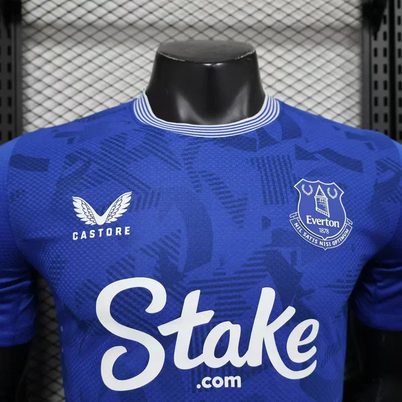 Maillot de football Everton 2024-25 Le 12 -ème Maillot, maillot bleu avec logo et détails de l'équipe sur le devant