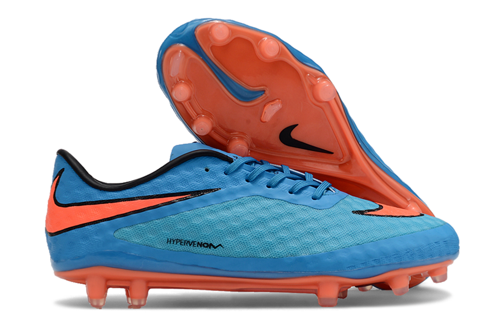 Crampons Hypervenom Élite de Le 12 -ème Maillot, chaussures de football avec crampons en acier pour performance sur terrain.