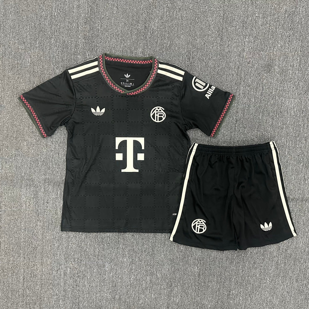 Ensemble extérieur pour enfant Bayern Munich Le 12 -ème Maillot, maillot de football avec logo et détails colorés.