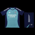Ensemble Arsenal de Le 12 -ème Maillot, maillot et accessoires de football, en tissu bleu et blanc avec logo de l'équipe, vue de face.