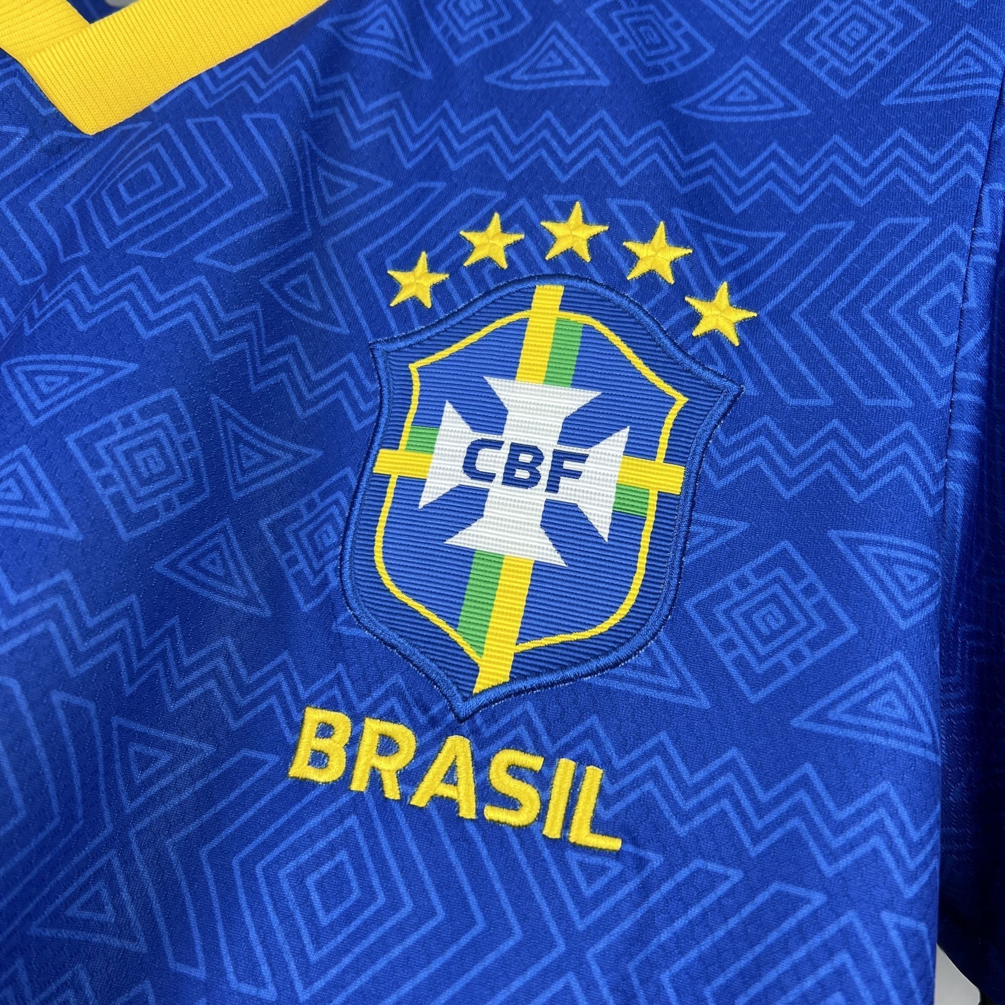 Maillot de football Brésil Concept 2026 de la marque Le 12 -ème Maillot, devant avec logo et design moderne, vue de face.