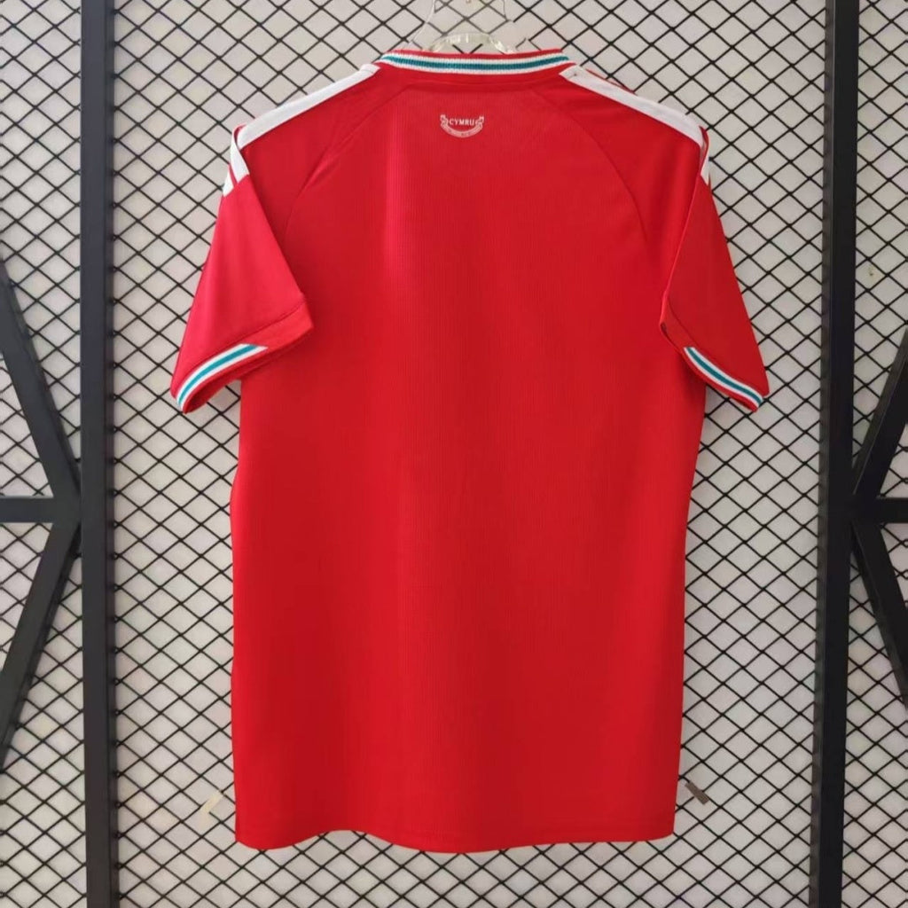 Maillot domicile 25/26 Wales Le 12 -ème Maillot, maillot de football avec les couleurs traditionnelles du pays.