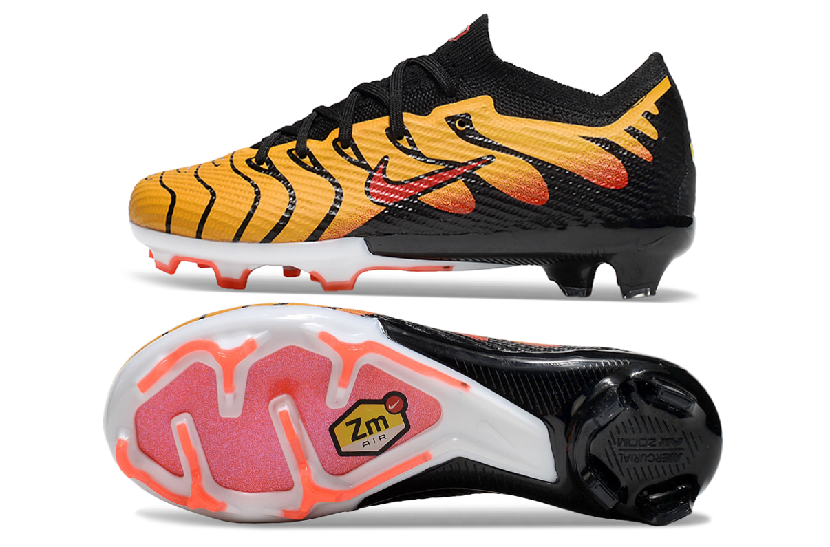 Crampons Tn Kids de la marque Le 12-ème Maillot, adaptés pour enfants, avec chaînes robustes pour l'hiver et la montagne.