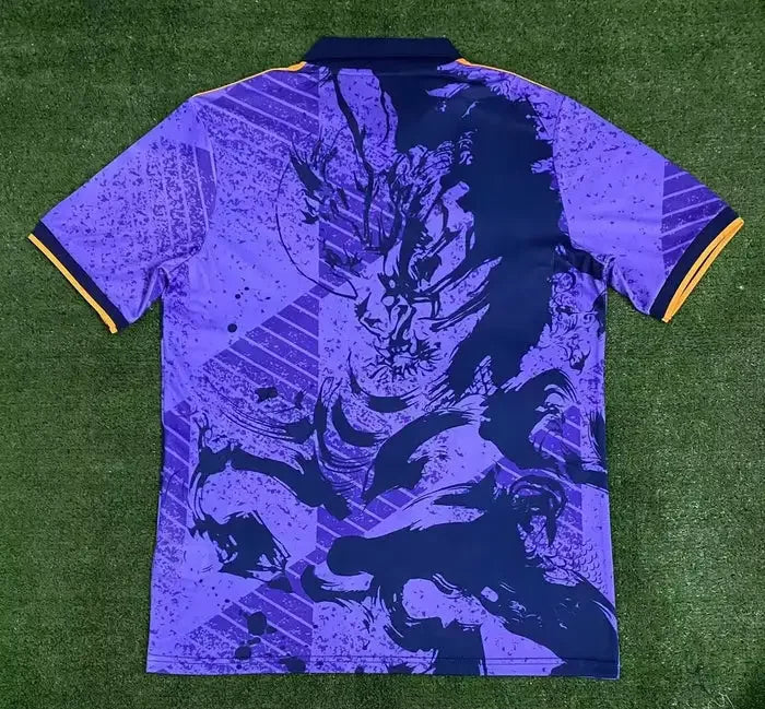 Maillot officiel Le 12 -ème Maillot Real Madrid saison 2023-2024, édition spéciale, vue de face avec logo et design distinctif.