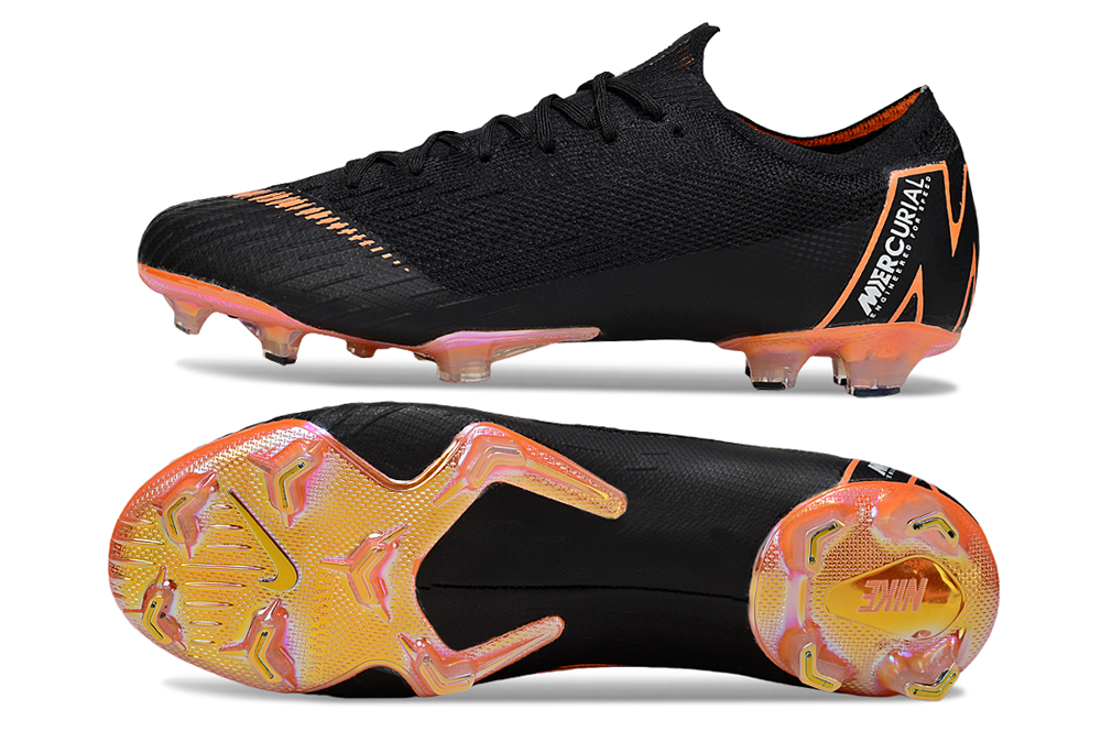 Crampons Mercurial Vapor XII Elite de Le 12 -ème Maillot, vue détaillée avec pointes en métal et design moderne.